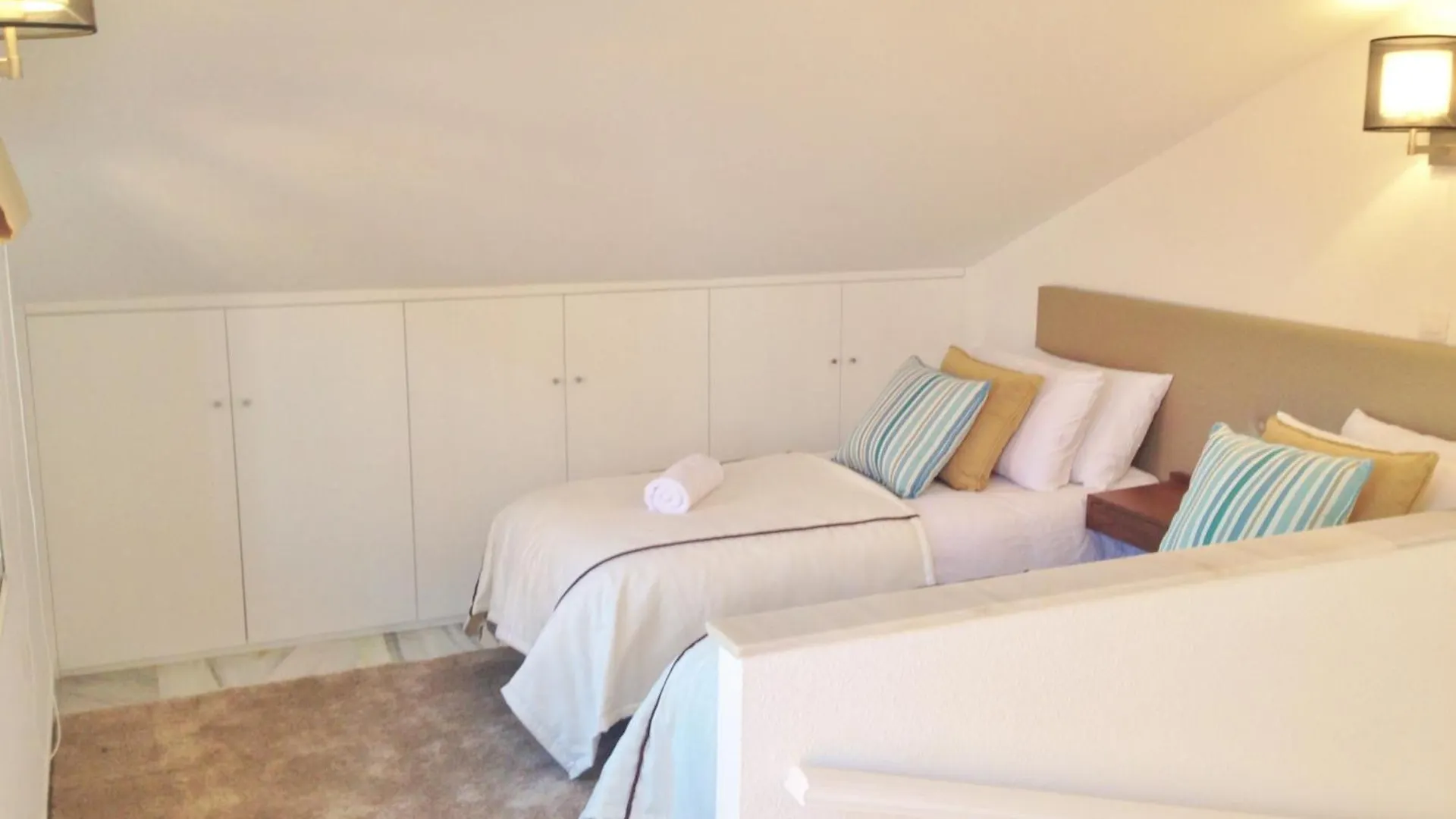1264: 3 Bed Townhouse In Monte Biarritz Paraiso エステポナ 0*,