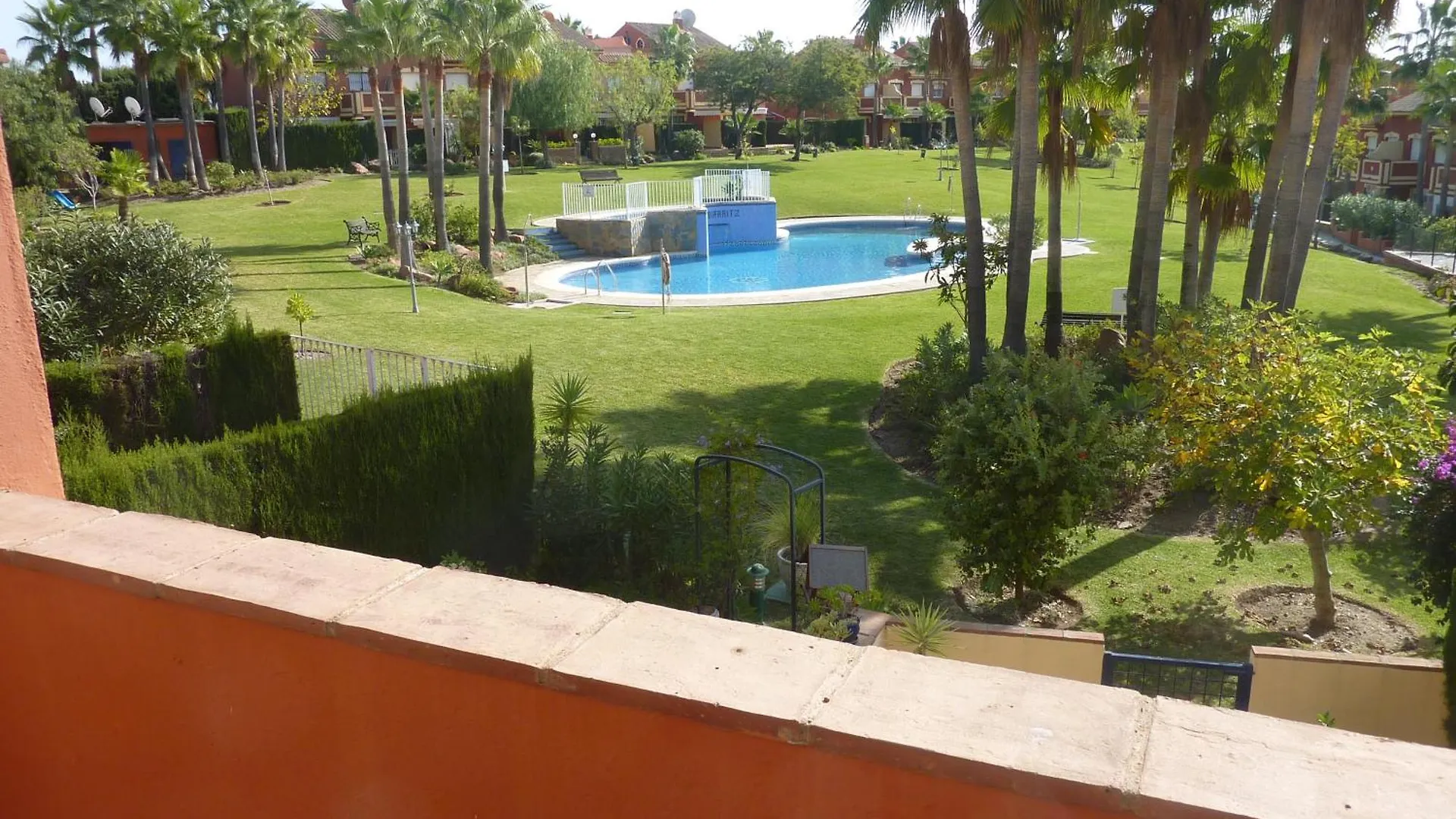 1264: 3 Bed Townhouse In Monte Biarritz Paraiso エステポナ 0*,  スペイン